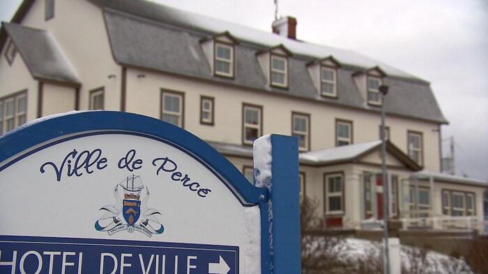 L'hôtel de ville de Percé.