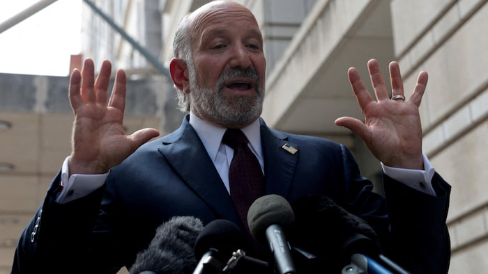 Howard Lutnick en point de presse.