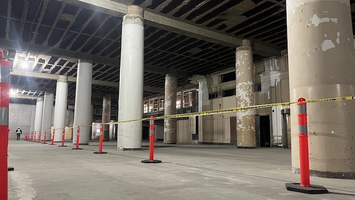 L'intérieur d'un bâtiment.