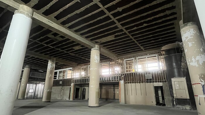 L'intérieur d'un bâtiment.