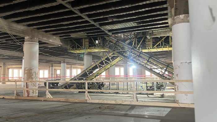 L'intérieur d'un bâtiment.