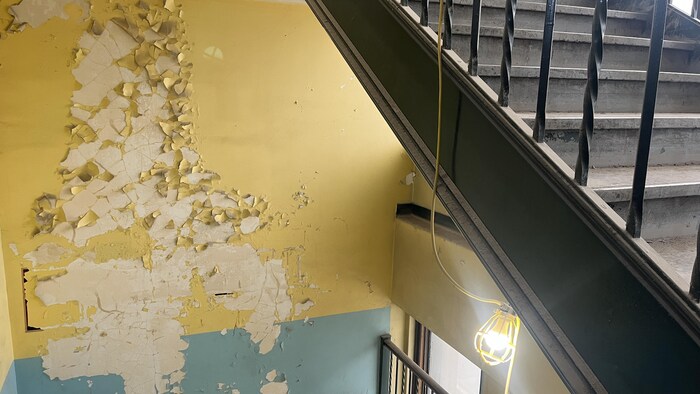 L'intérieur d'un bâtiment.