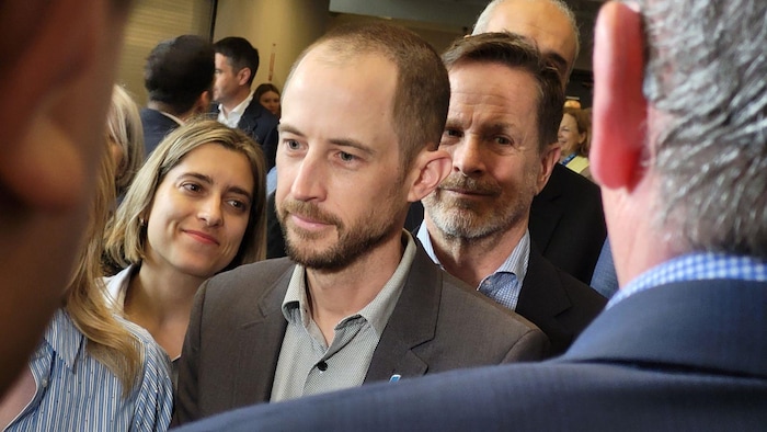 Hugo Fontaine en mêlée de presse.
