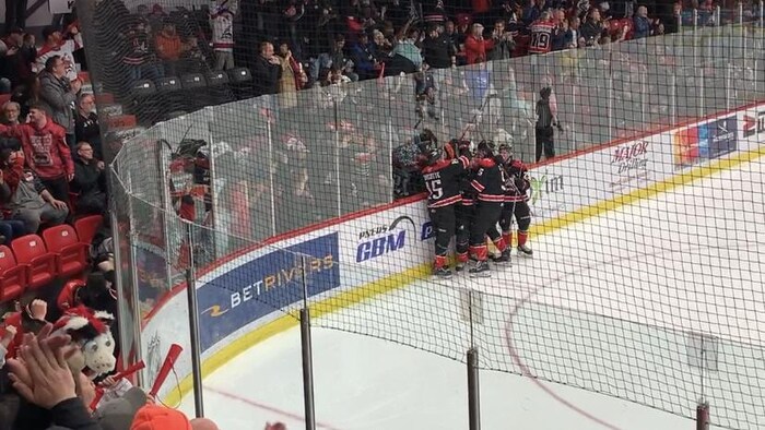 Les Huskies remportent un match de fou en ouverture du bal printanier ...