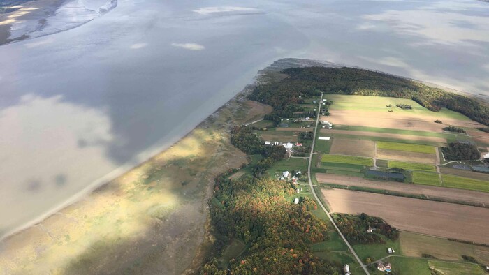 Le terrain de la pointe d'Argentenay vu du haut des airs.