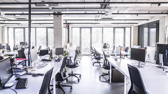 Un bureau vide.