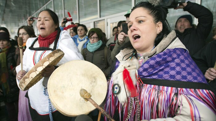 Des manifestations du mouvement Idle No More au centre-ville de Montréal, en janvier 2013.