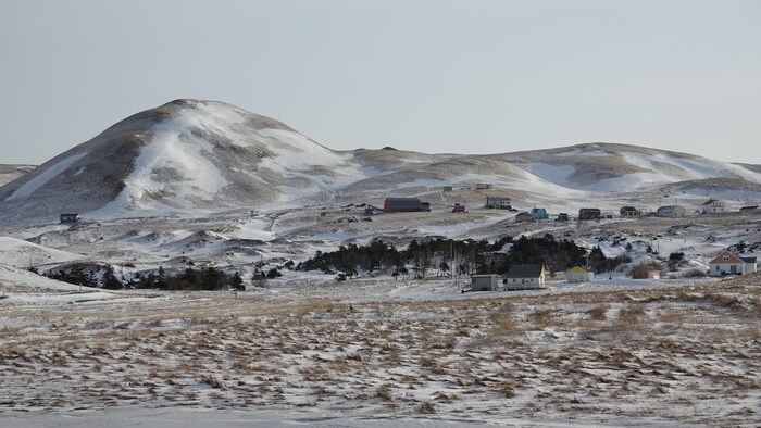 Moins d'une soixantaine de résidents vivent à l'île d'Entrée.