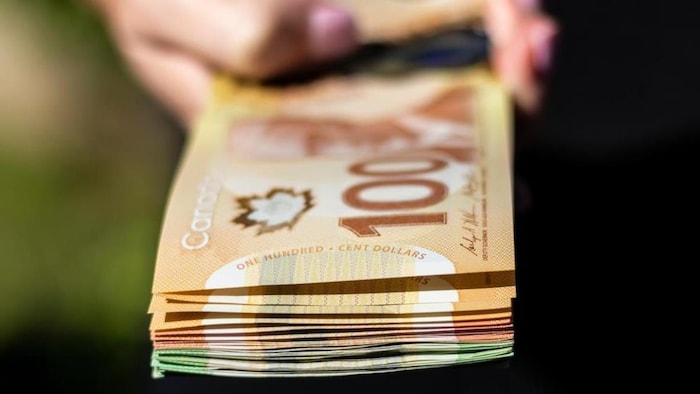 Billets de 100 dollards canadiens