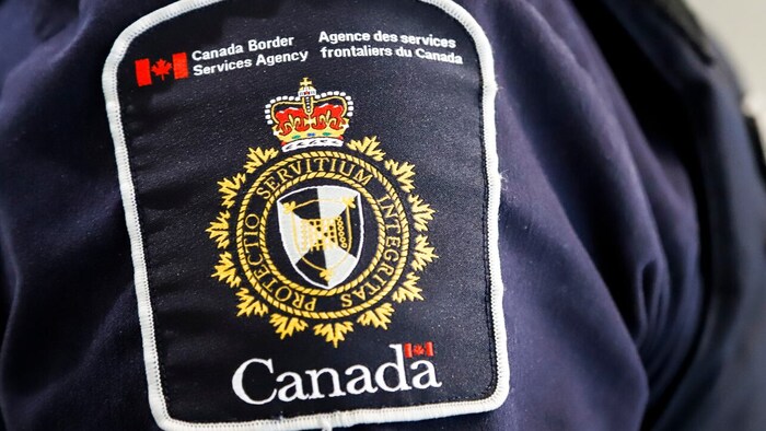 Une épaulette de l'Agence des services frontaliers du Canada.