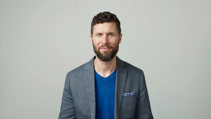 Head shot ni Kyle Hyndman.