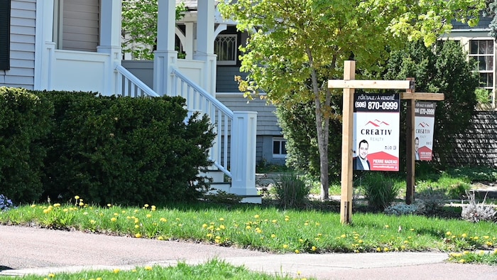 Une maison à vendre.