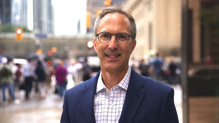 Le portrait de Robert Hogue, un économiste chez RBC.