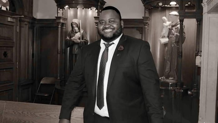 Portrait de Yannick Kalinga, père de deux enfants.