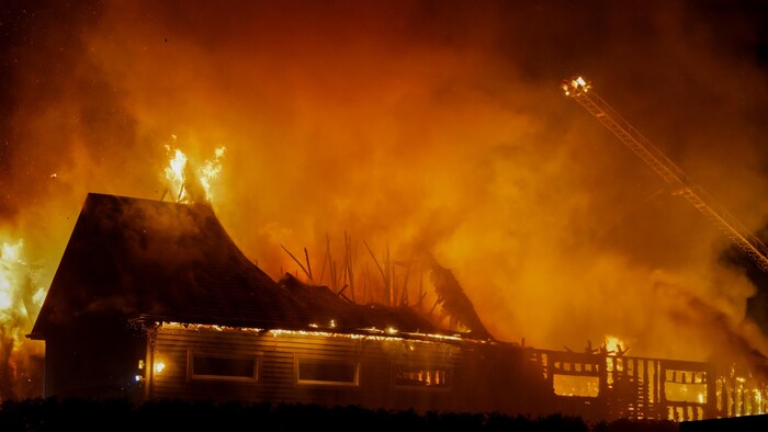 La résidence a été complètement détruite par les flammes