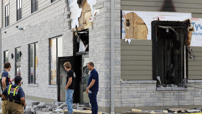L'immeuble abritant le cabinet dentaire, au lendemain d'un incendie, à Iroquois, en Ontario.