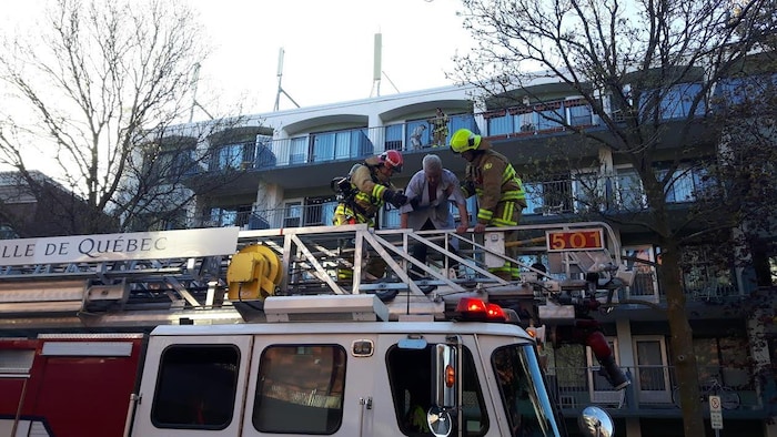 The Ravage Quebec Building Un incendie ravage un immeuble de 132 logements à Québec | Radio-Canada