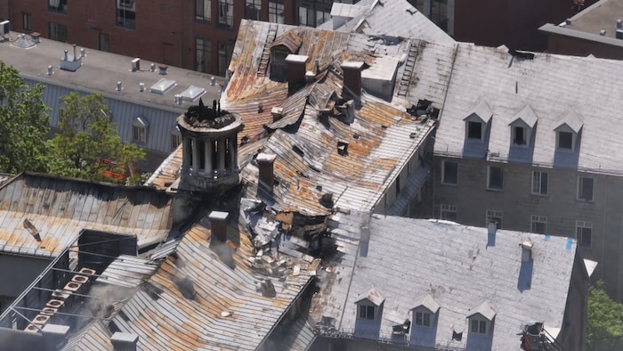 Le toit et la coupole du monastère du Bon-Pasteur ont été ravagés par les flammes.