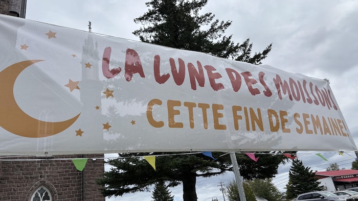 Un affiche de La Lune des moissons.