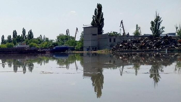 Une zone partiellement inondée de Kherson en Ukraine.