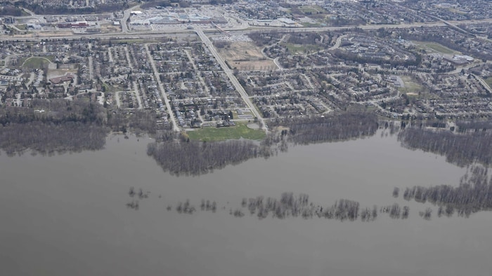 Le quartier Orléans, à Ottawa, pendant la crue printanière de 2019.