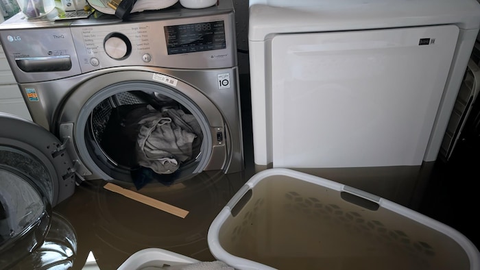 La maison de Matthew Russell, à St Catharines, après les inondations de juillet et août 2026.