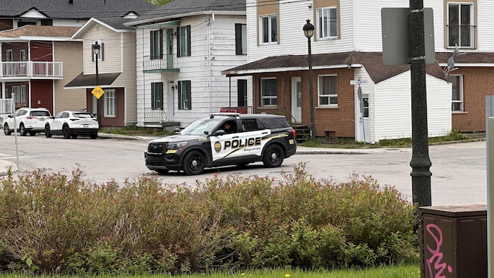 Un véhicule de la police de Saguenay.