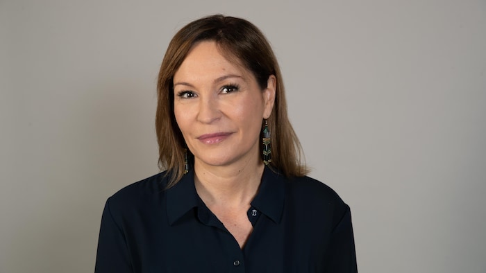 Isabelle Picard souriante.