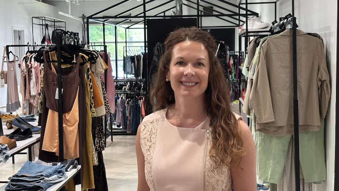 Portrait of Isabelle Rhéaume. here what oldest gatinois shopping