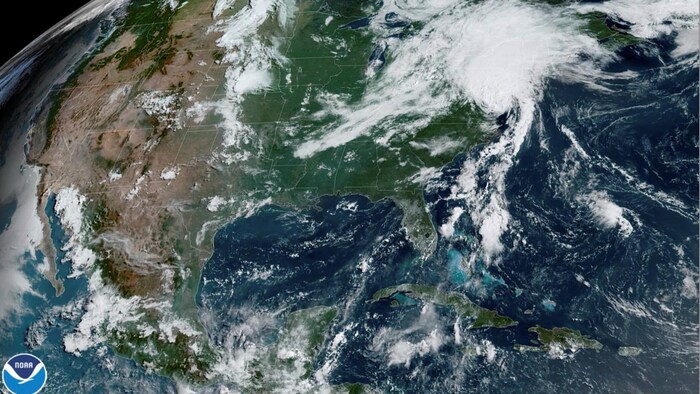 Une image satellite de la tempête tropicale Isaias qui progressait mardi vers le nord-est des États-Unis.