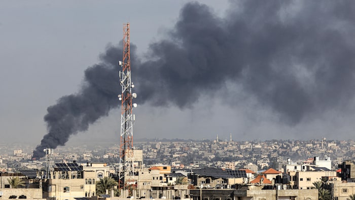 Premières évacuations depuis Gaza, Israël bombarde un camp de réfugiés  palestiniens, Proche-Orient, l'éternel conflit