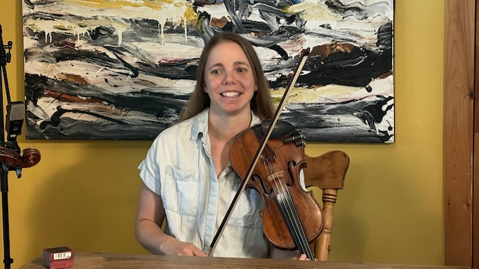 Jacynthe Aucoin et son violon.