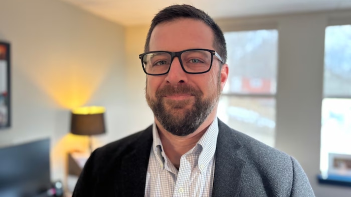 Portrait de James Farrell.