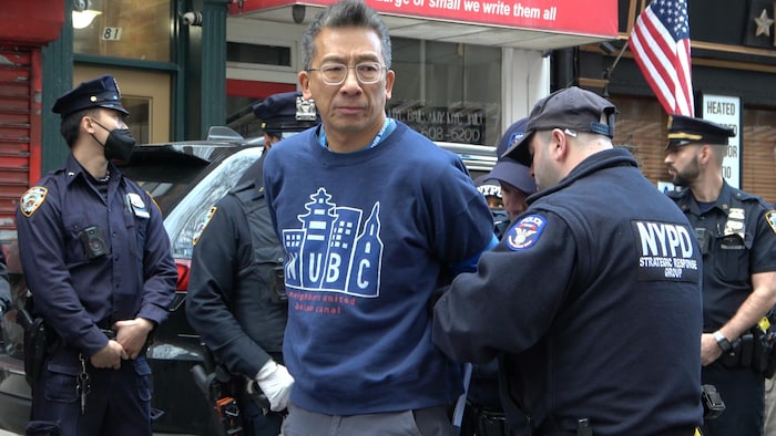 紐約的Jan Lee因反對在唐人街附近興建大型監獄抗議活動而被捕。