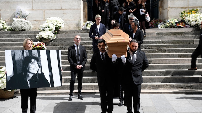 La France dit adieu à Jane Birkin | Radio-Canada