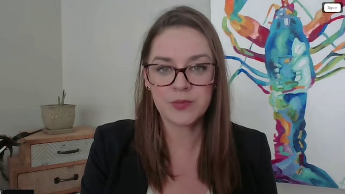 Capture d'écran de Mme Cormier en entrevue.