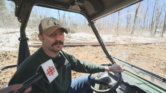 Un portrait de Jason Sedgwick.