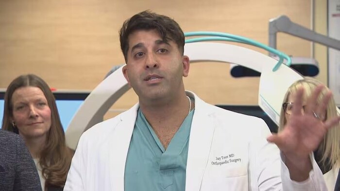 Le Dr Jay Toor.