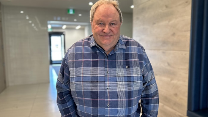 Jean Fournier avec une chemise.