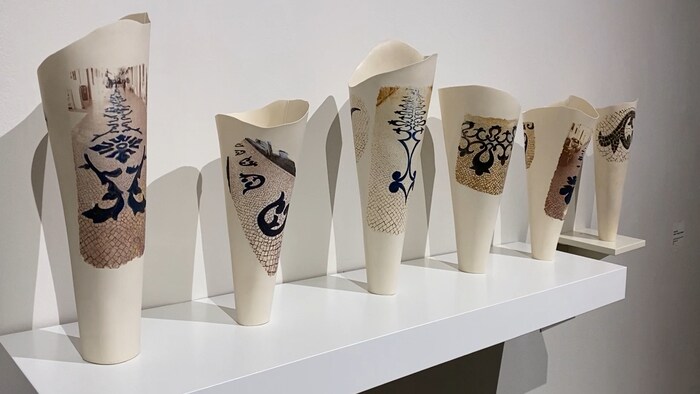 Les oeuvres de Jeannie Mah de porcelaine aux parois presque aussi fines que des feuilles de papier.