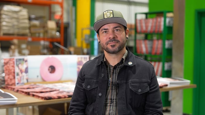 Jeff Beaulieu sourit à la caméra.
