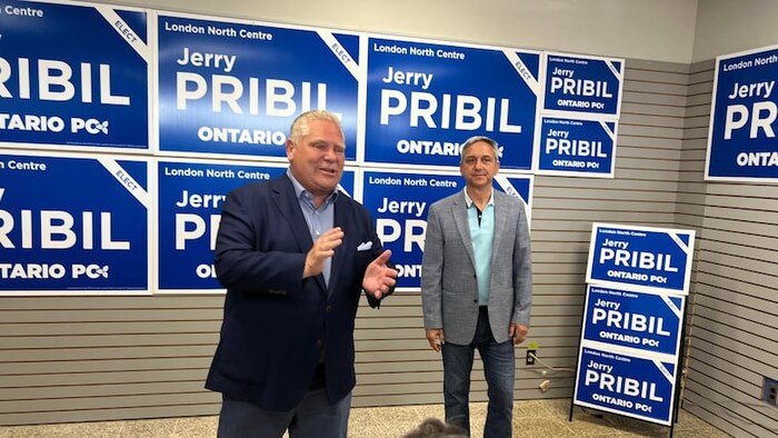 Jerry Pribil en compagnie de Doug Ford