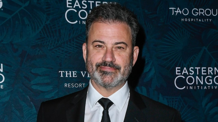 Le retrait de l'émission de Jimmy Kimmel fait aussi réagir au Québec |  Radio-Canada