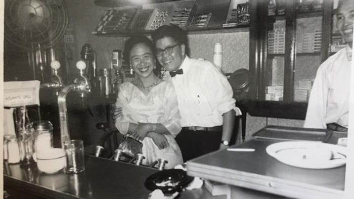 JJ Lee父母在哈利法克斯的婚礼，Fred Lee大学求学期间，也在这间餐馆打工。