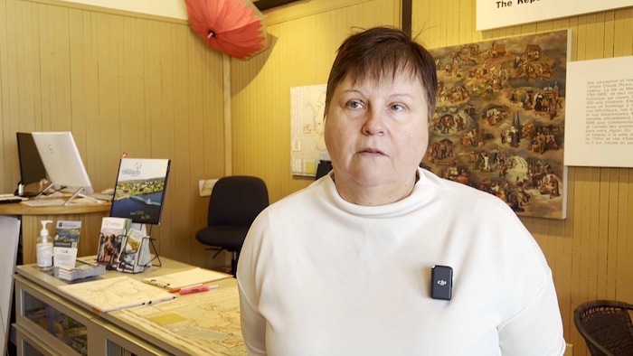 Joanne Bérubé Gagné interviewée dans son bureau.