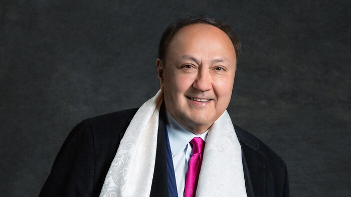 Portrait du chef d'orchestre John Kim Bell
