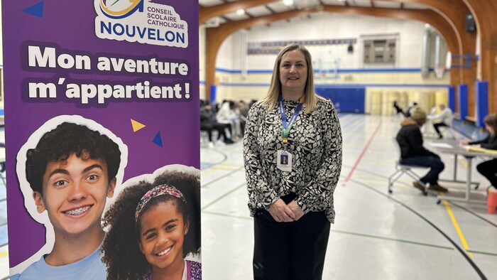 Photo de Josée Ruddy dans le gymnase.
