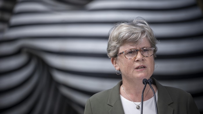 La ministre de la Santé.