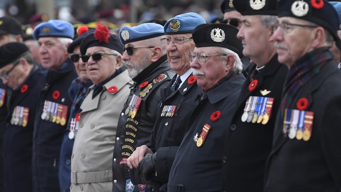 عدد من قدامى المحاربين الكنديين خلال مراسم الاحتفال بيوم الذكرى في أوتاوا في 11 تشرين الثاني (نوفمبر) 2019.