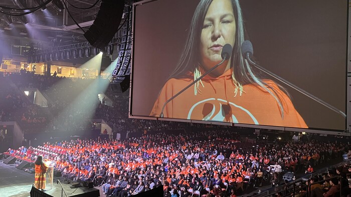 Thousands of young people, mainly from secondary school, attended the show organized by the National Center for Truth and Reconciliation.